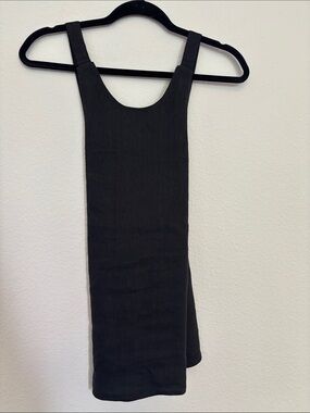 Minimal Black linen top